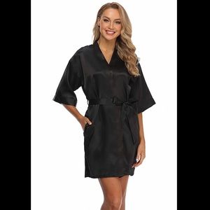 *Worn Once* | Solid Color Short Kimono Robe